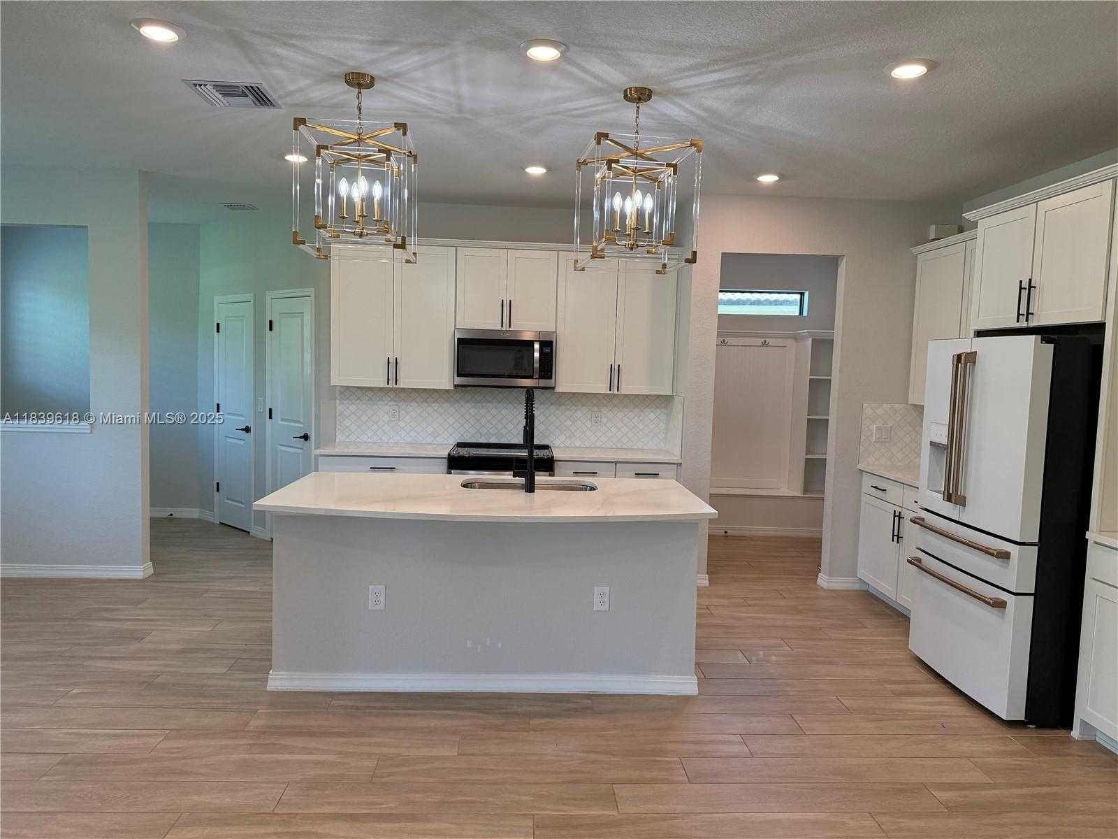 Small Image of 8112 NORTH WEST 78TH ST #8112, Tamarac Number 13