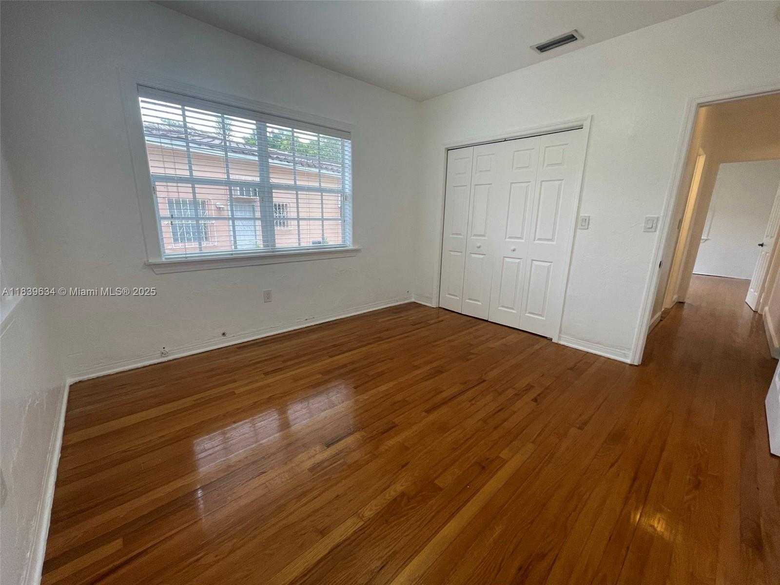 Small Image of 845 LORCA ST, Coral Gables Number 16