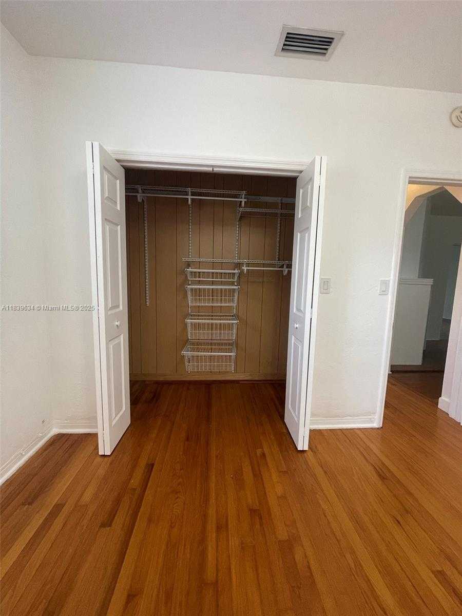 Small Image of 845 LORCA ST, Coral Gables Number 20