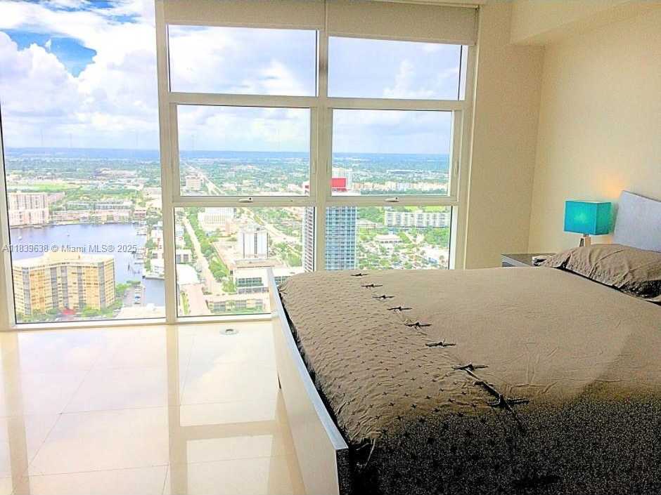 Small Image of 1830 SOUTH OCEAN DR #4407, Hallandale Beach Number 3