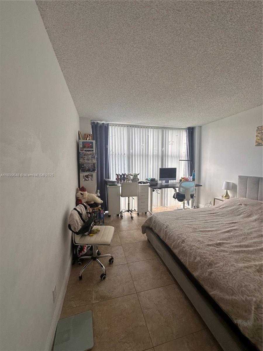 Small Image of 17021 NORTH BAY RD #710, Sunny Isles Beach Number 13
