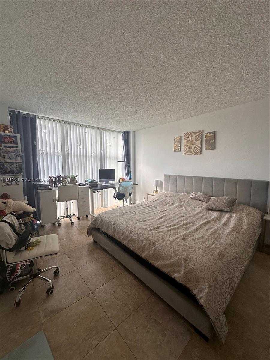 Small Image of 17021 NORTH BAY RD #710, Sunny Isles Beach Number 14