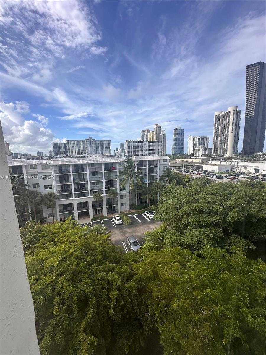Small Image of 17021 NORTH BAY RD #710, Sunny Isles Beach Number 15