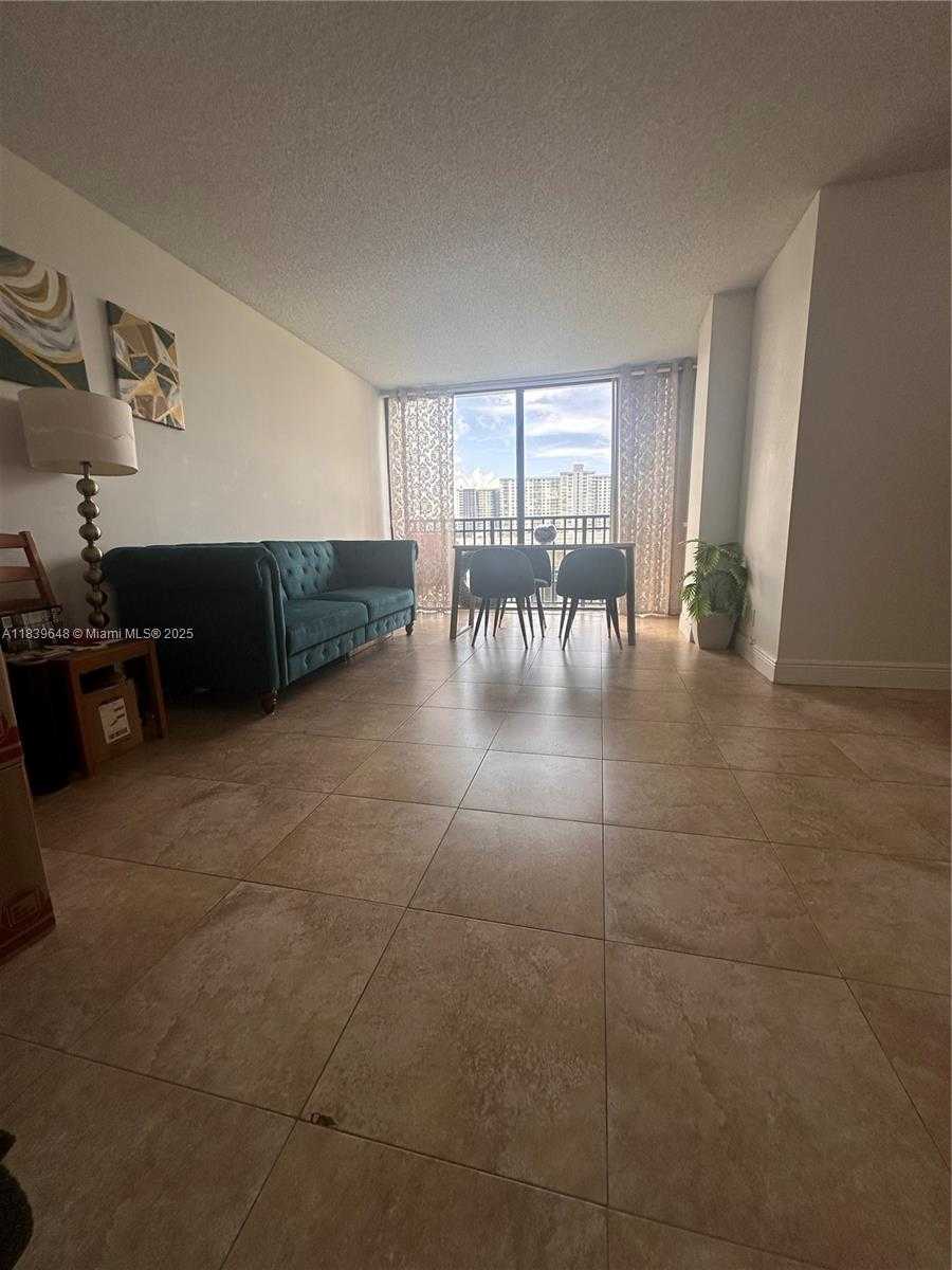 Small Image of 17021 NORTH BAY RD #710, Sunny Isles Beach Number 2