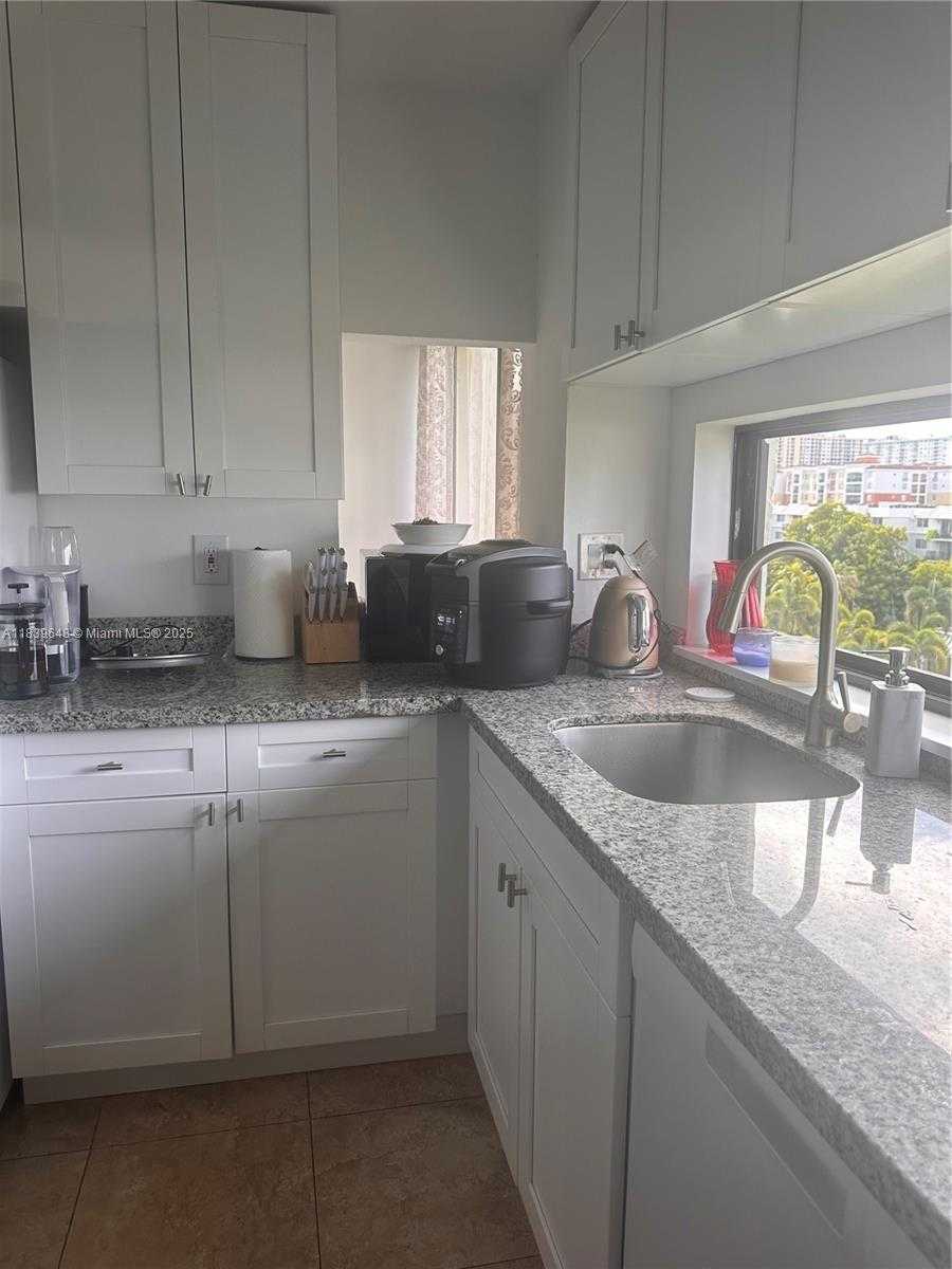 Small Image of 17021 NORTH BAY RD #710, Sunny Isles Beach Number 20