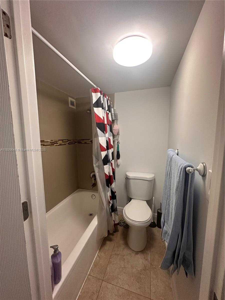 Small Image of 17021 NORTH BAY RD #710, Sunny Isles Beach Number 21