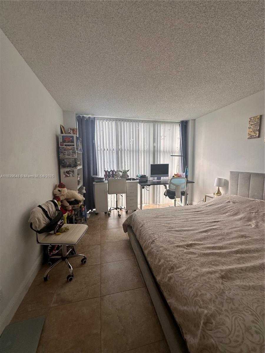 Small Image of 17021 NORTH BAY RD #710, Sunny Isles Beach Number 23