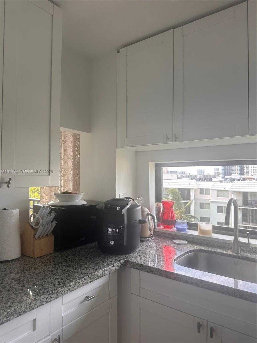 Small Image of 17021 NORTH BAY RD #710, Sunny Isles Beach Number 26