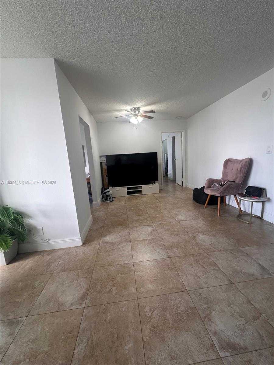 Small Image of 17021 NORTH BAY RD #710, Sunny Isles Beach Number 4