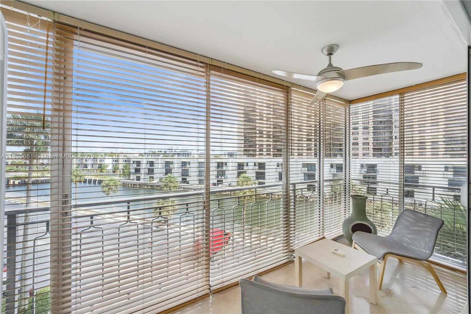 Small Image of 11111 BISCAYNE BLVD #4H, Miami Number 17