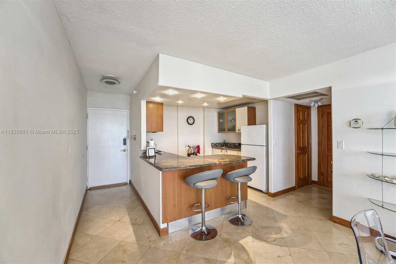 Small Image of 11111 BISCAYNE BLVD #4H, Miami Number 2