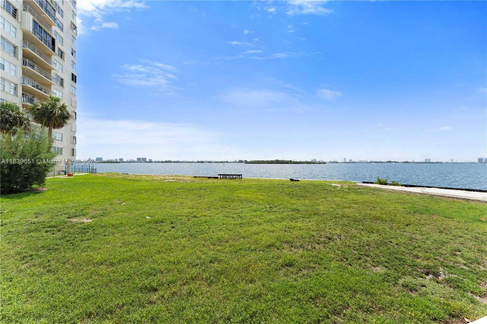 Small Image of 11111 BISCAYNE BLVD #4H, Miami Number 23