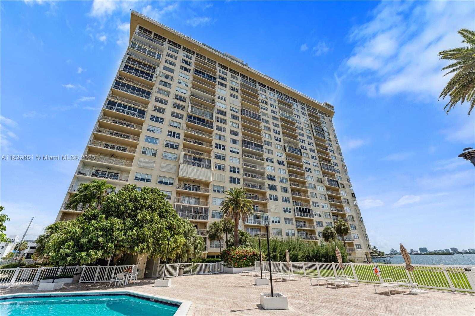 Small Image of 11111 BISCAYNE BLVD #4H, Miami Number 24