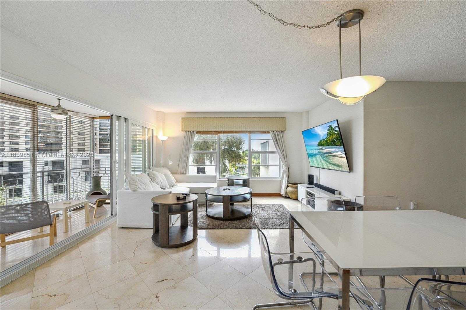 Small Image of 11111 BISCAYNE BLVD #4H, Miami Number 7