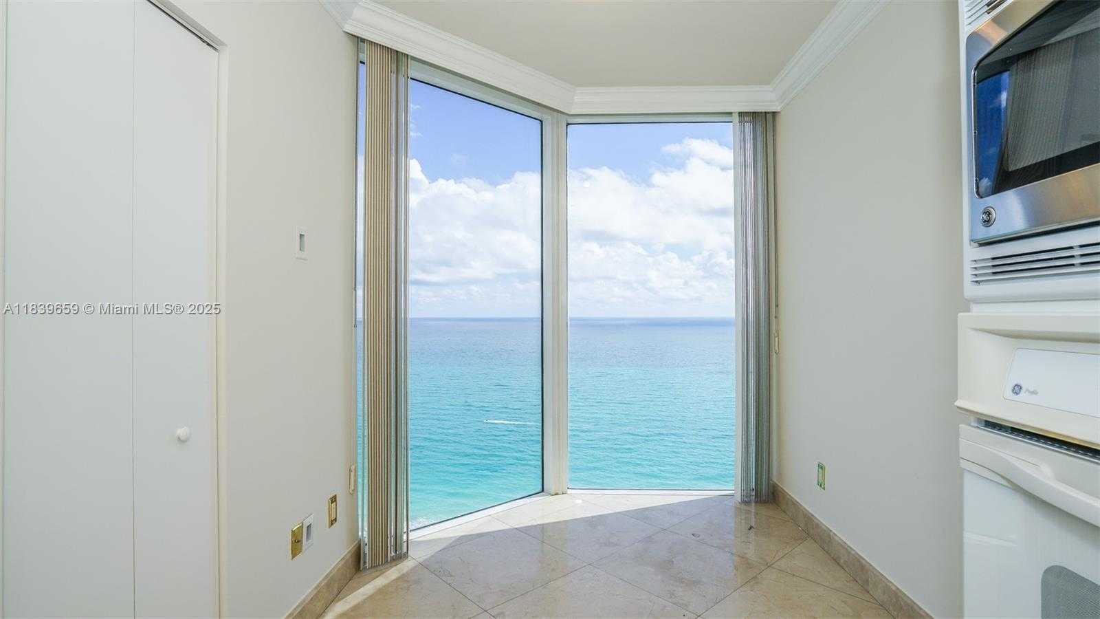 Small Image of 4779 COLLINS AVE #2901, Miami Beach Number 15