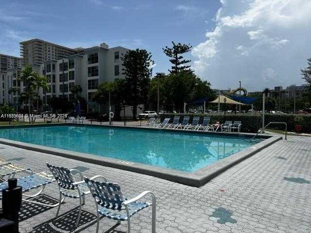 Small Image of 200 177TH DR #407, Sunny Isles Beach Number 18