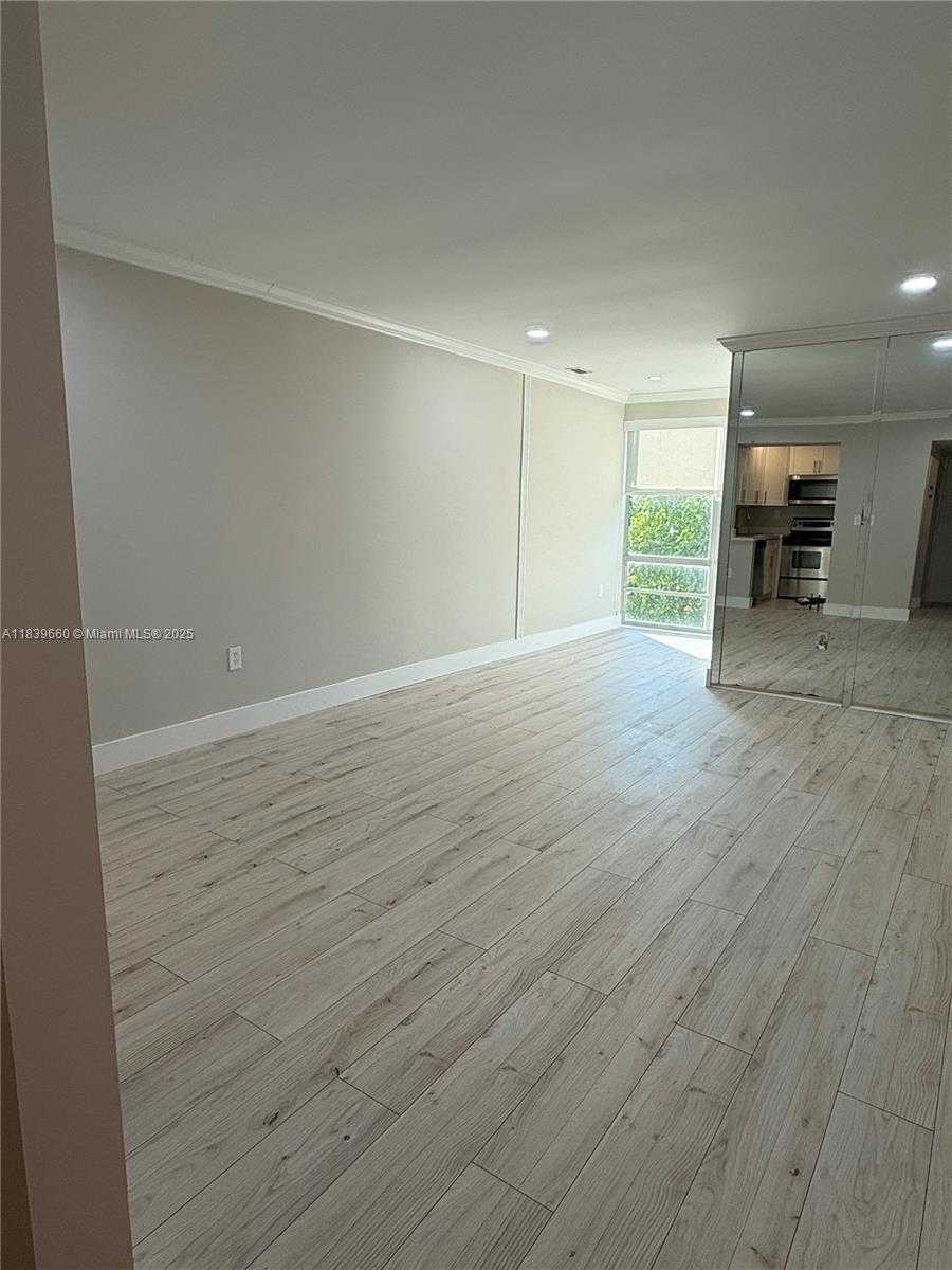 Small Image of 200 177TH DR #407, Sunny Isles Beach Number 5