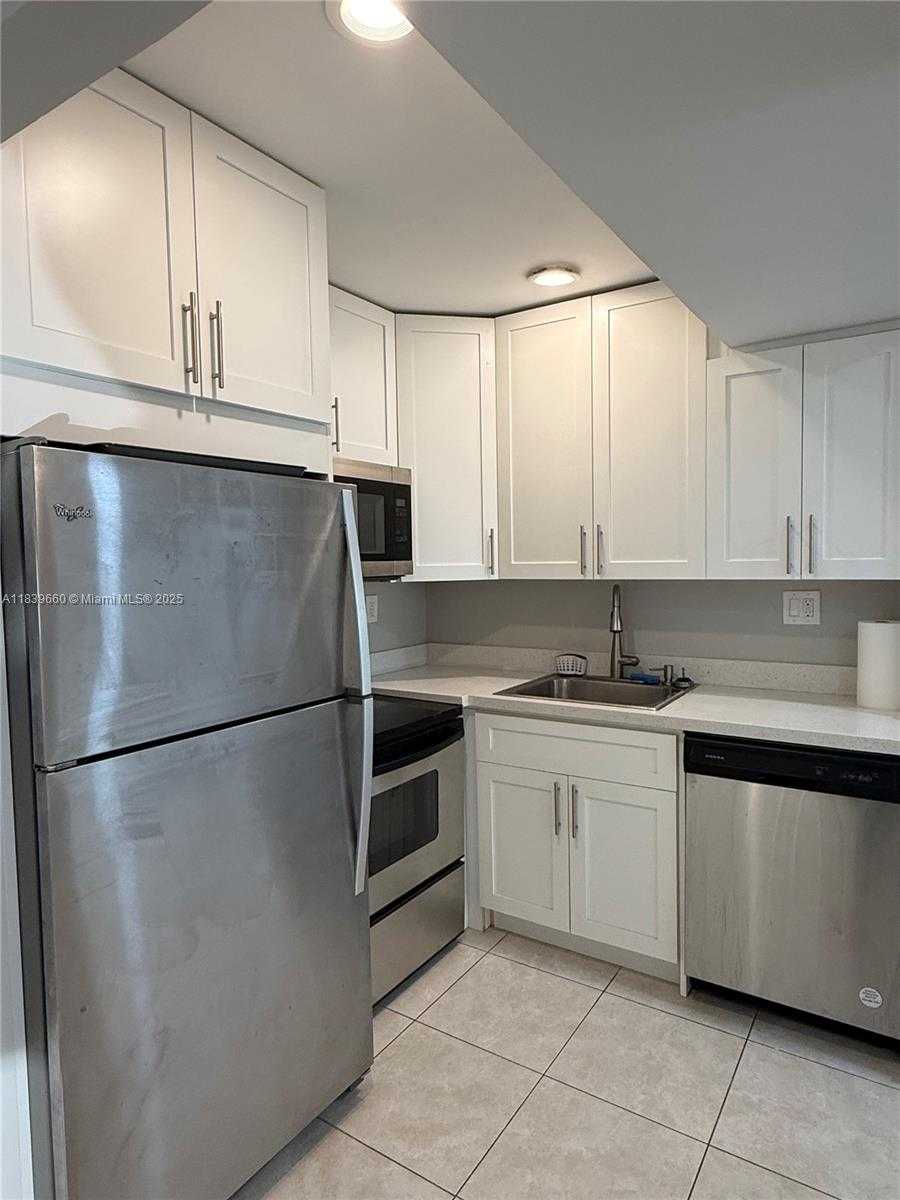 Small Image of 200 177TH DR #407, Sunny Isles Beach Number 6