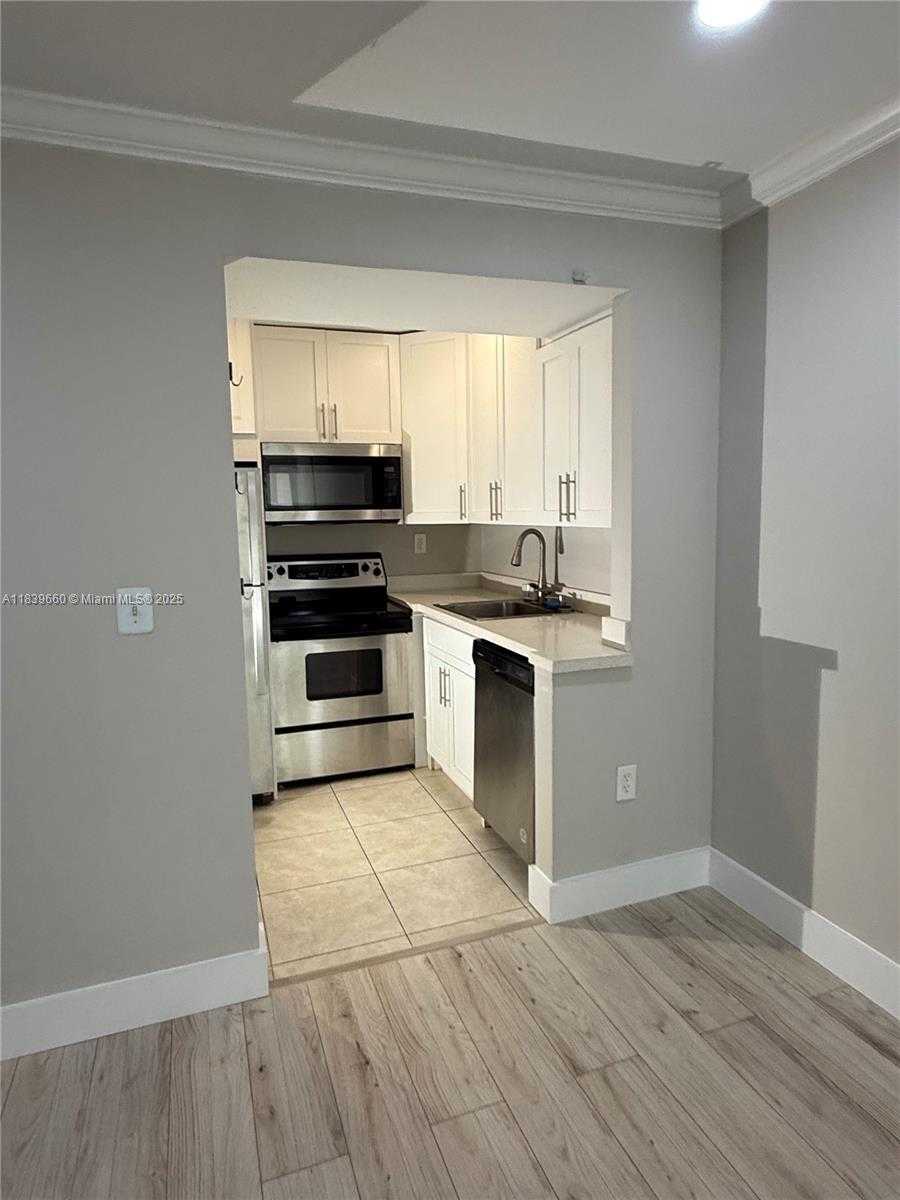 Small Image of 200 177TH DR #407, Sunny Isles Beach Number 7