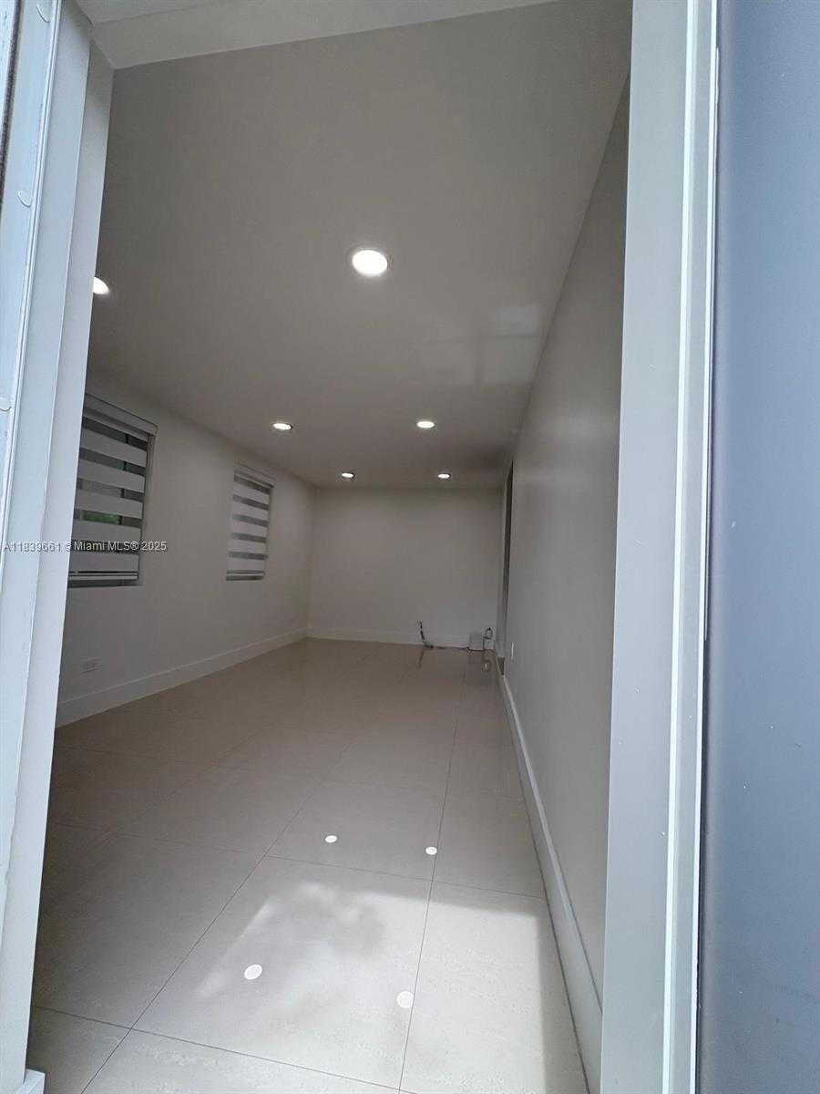 Small Image of 3421 NORTH WEST 177TH TER #1, Miami Gardens Number 4