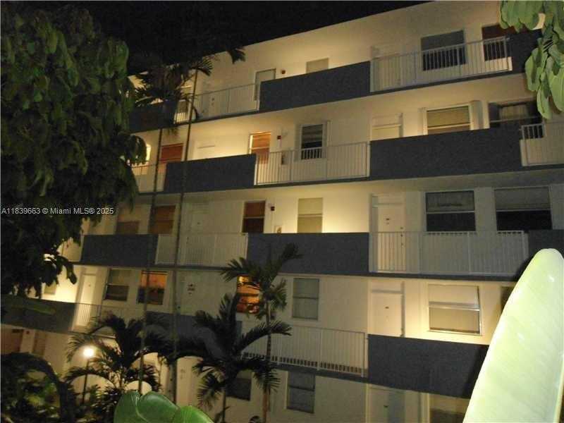 Small Image of 1801 SOUTH TREASURE DR #214, North Bay Village Number 31