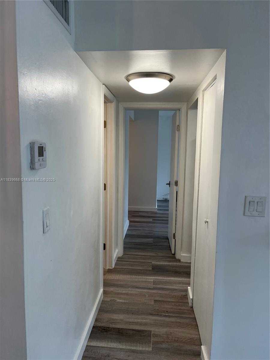Small Image of 250 180TH DR #205, Sunny Isles Beach Number 2