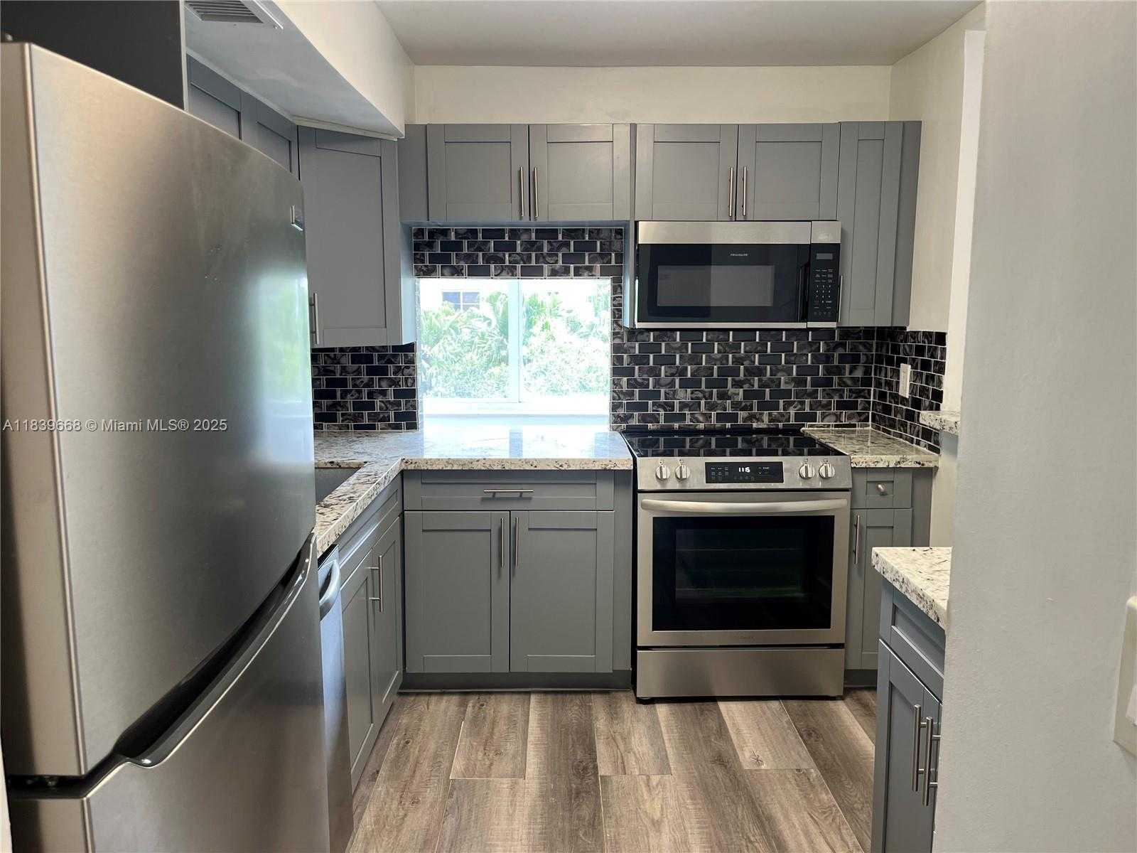 Small Image of 250 180TH DR #205, Sunny Isles Beach Number 5