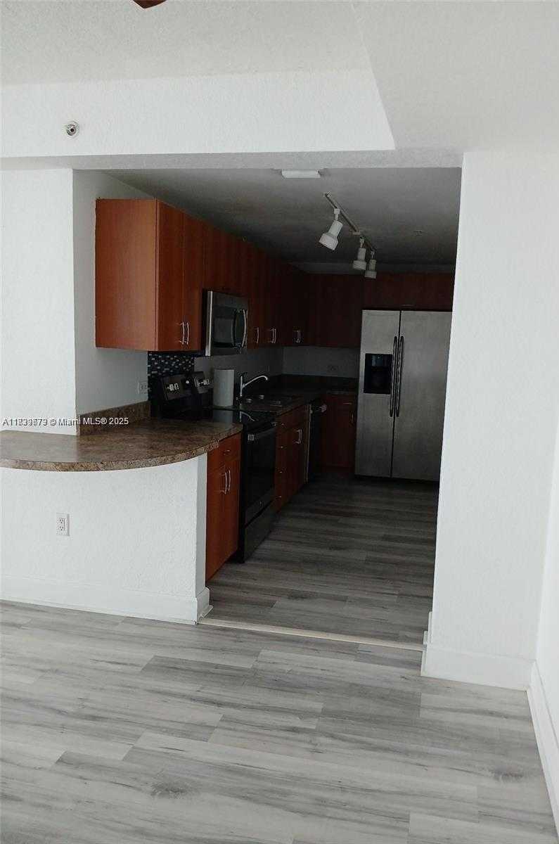 Small Image of 7501 EAST TREASURE DR #6T, North Bay Village Number 11
