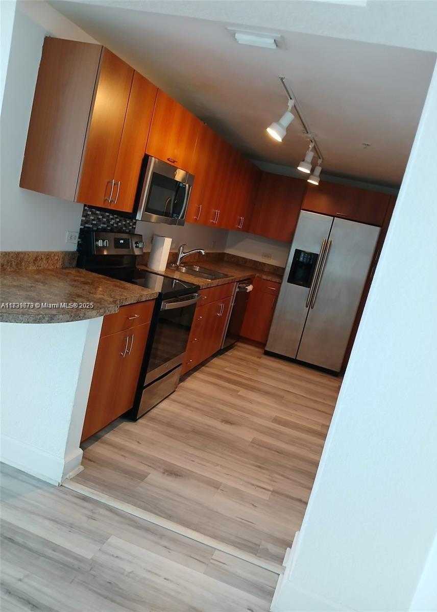 Small Image of 7501 EAST TREASURE DR #6T, North Bay Village Number 12