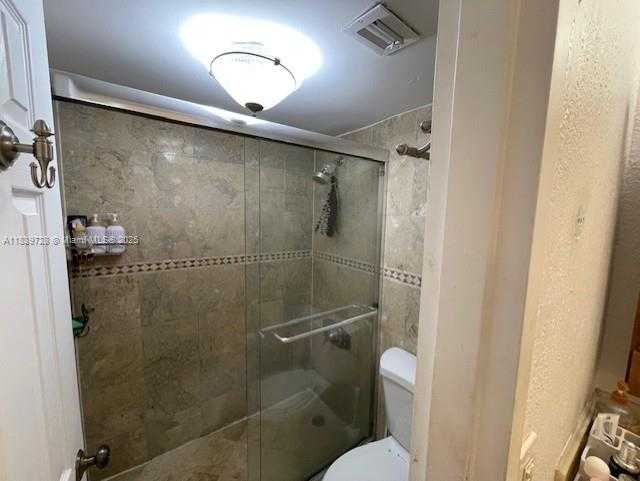 Small Image of 2020 NORTH EAST 135TH ST #302, North Miami Number 10