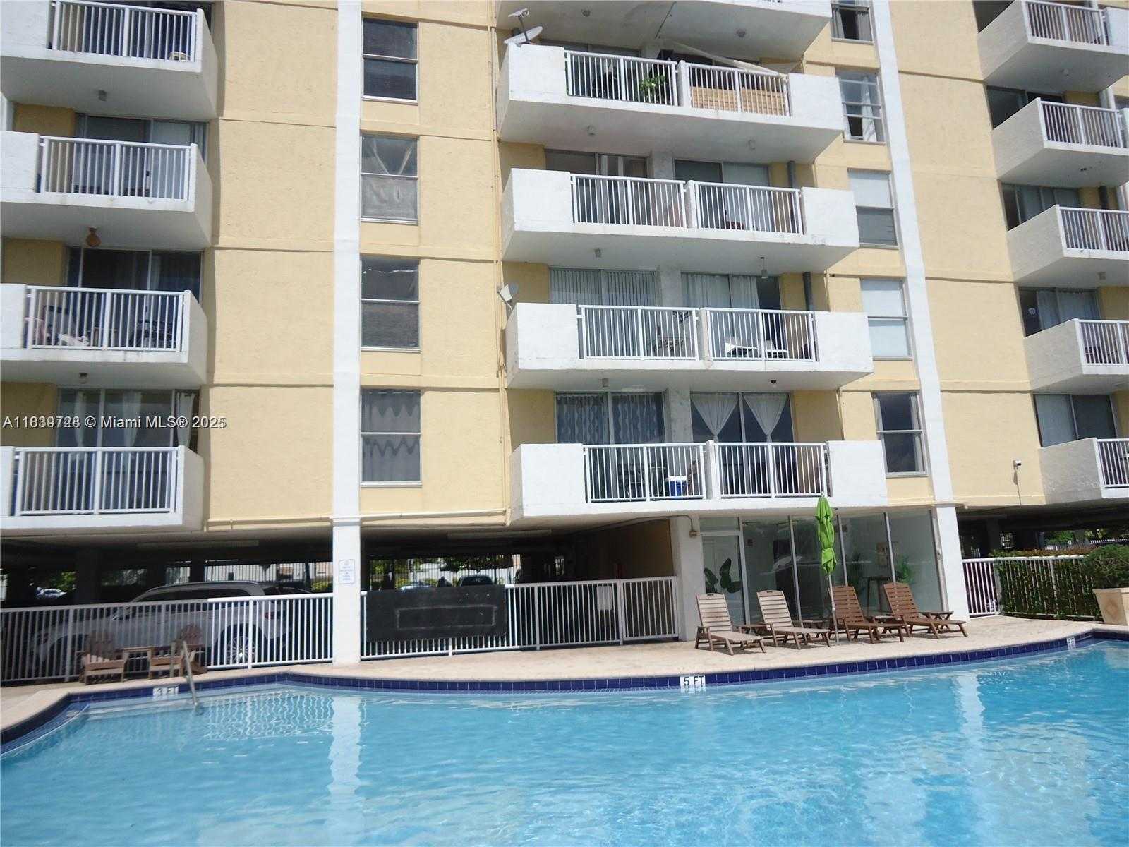 Small Image of 2020 NORTH EAST 135TH ST #302, North Miami Number 20
