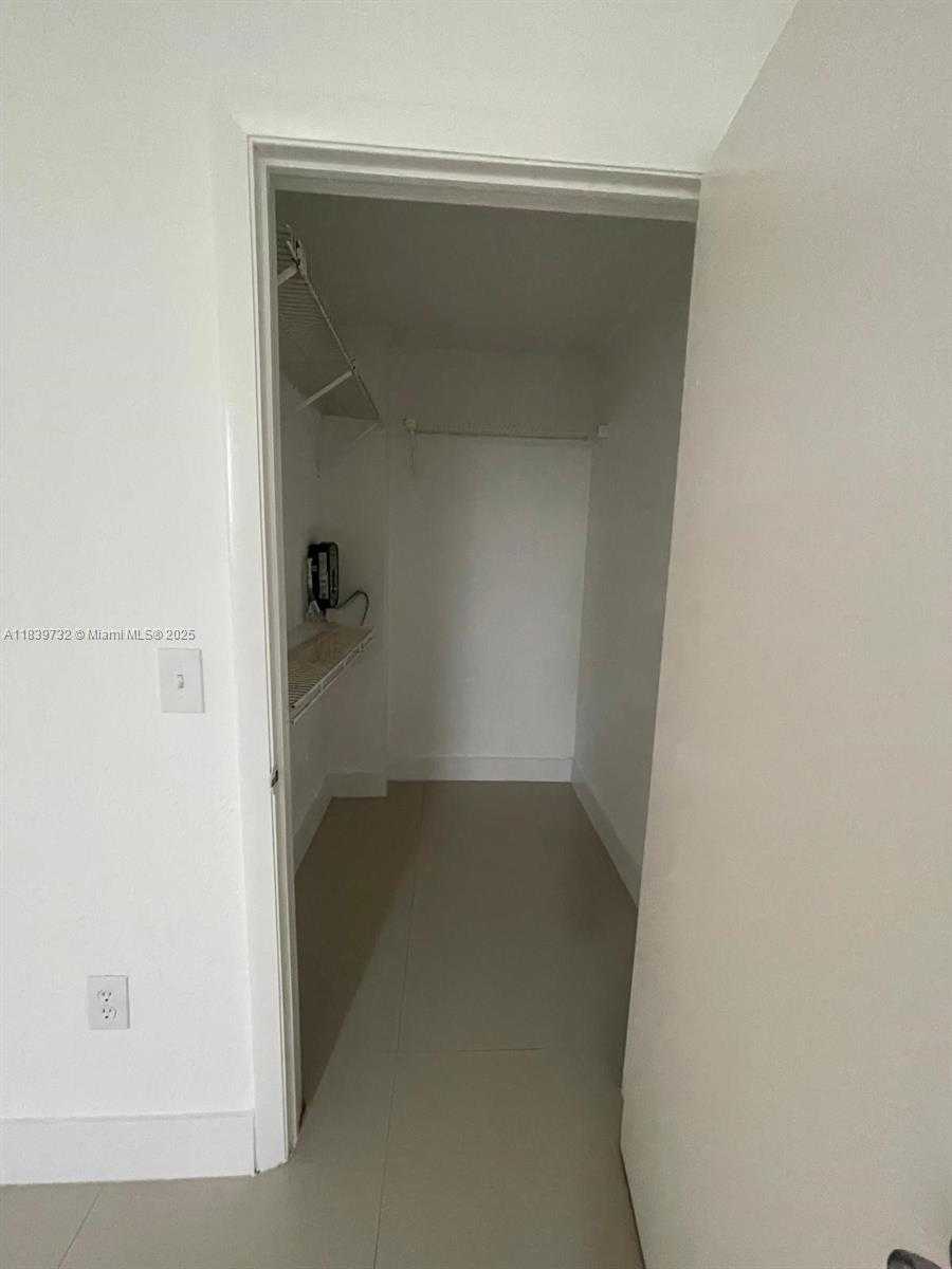 Small Image of 8225 LAKE DR #104, Doral Number 8