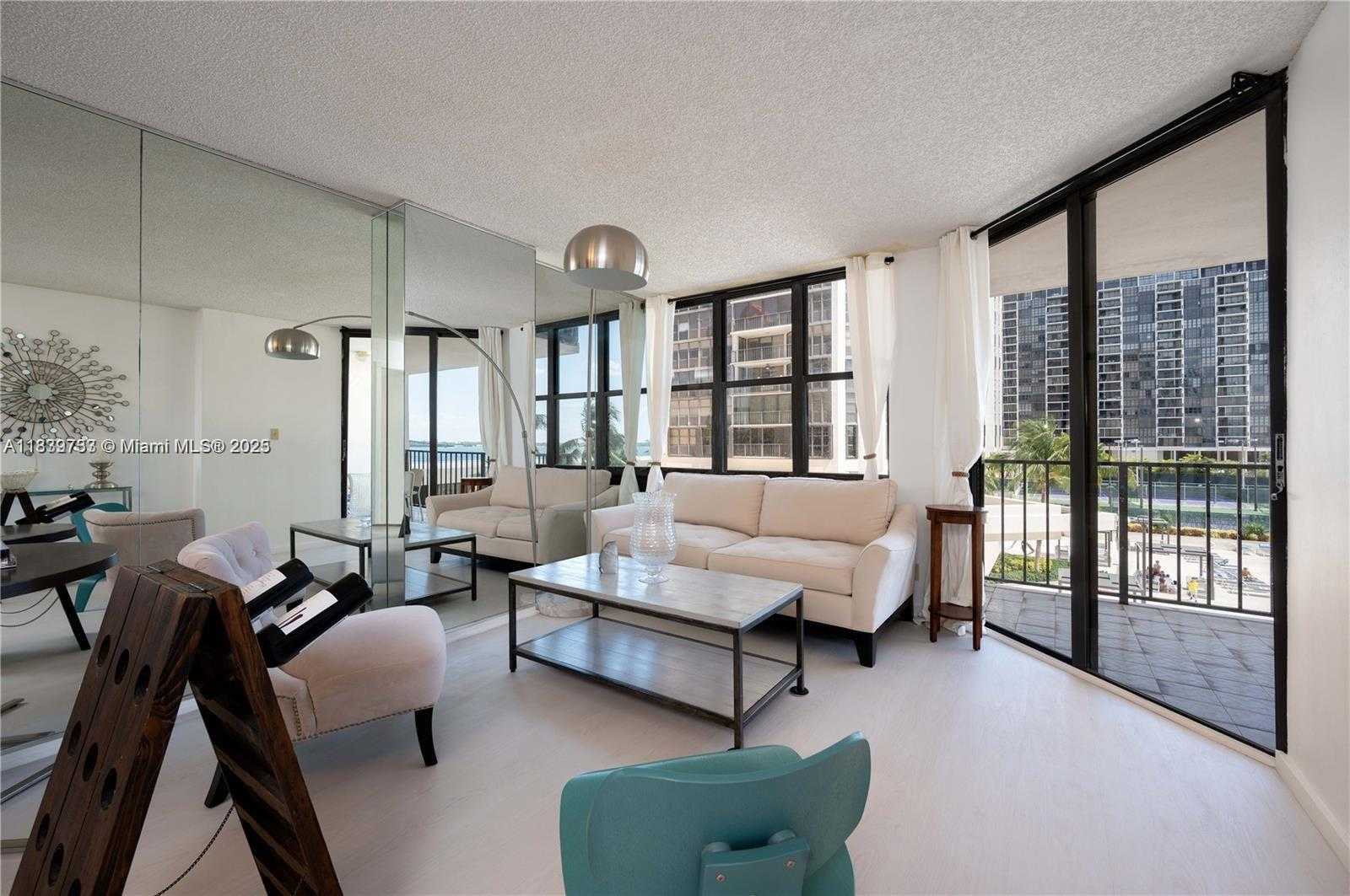 Small Image of 1925 BRICKELL AVE #D404, Miami Number 10