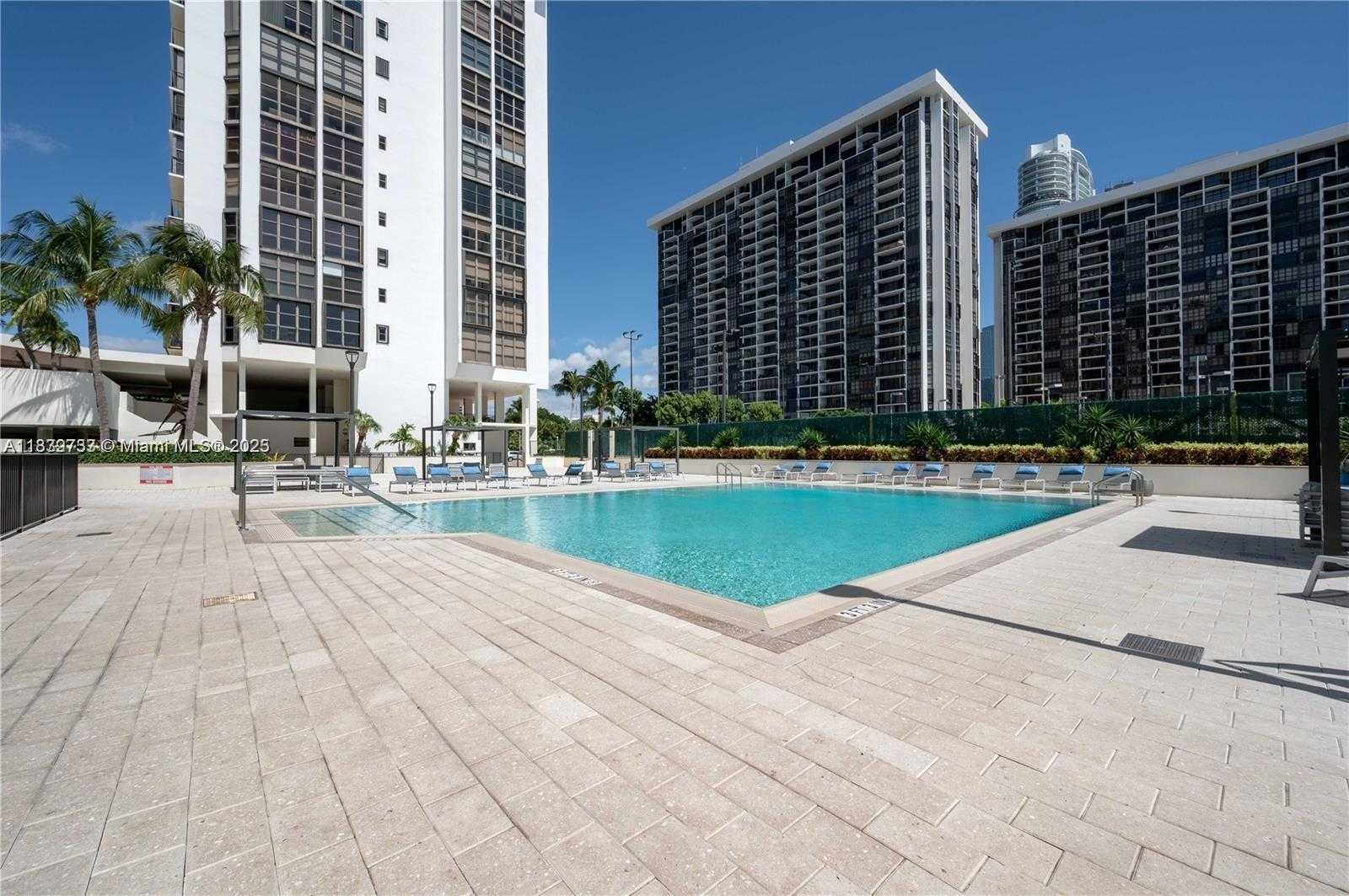 Small Image of 1925 BRICKELL AVE #D404, Miami Number 4