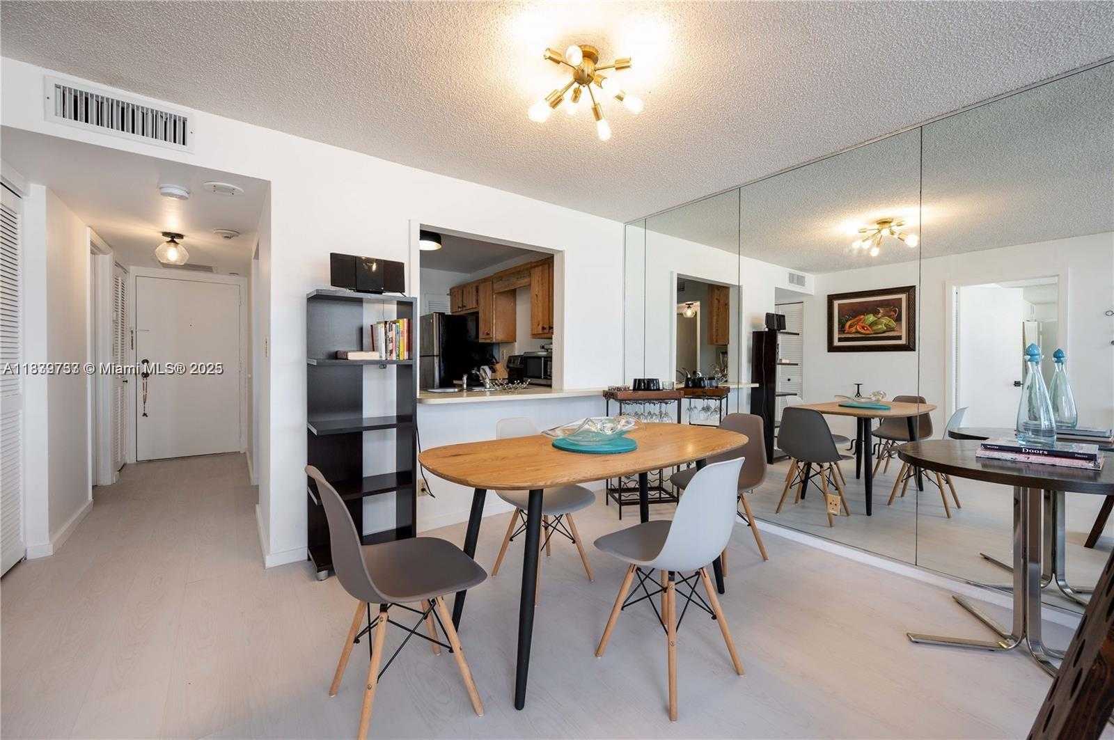 Small Image of 1925 BRICKELL AVE #D404, Miami Number 6