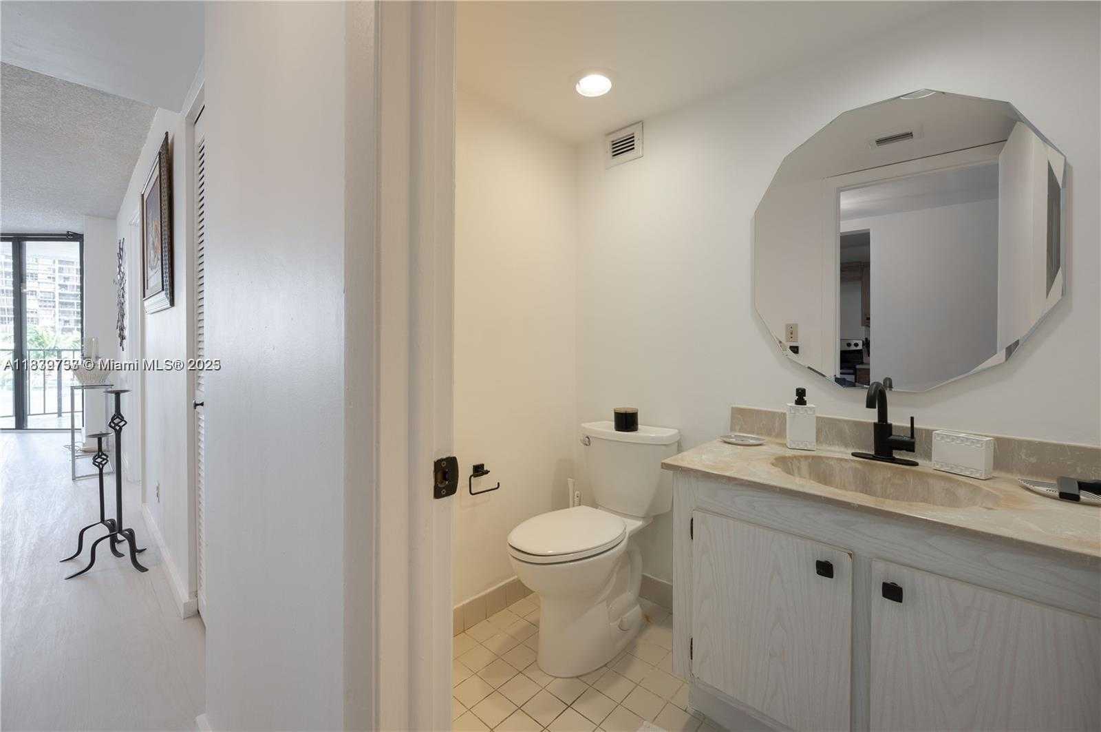Small Image of 1925 BRICKELL AVE #D404, Miami Number 7