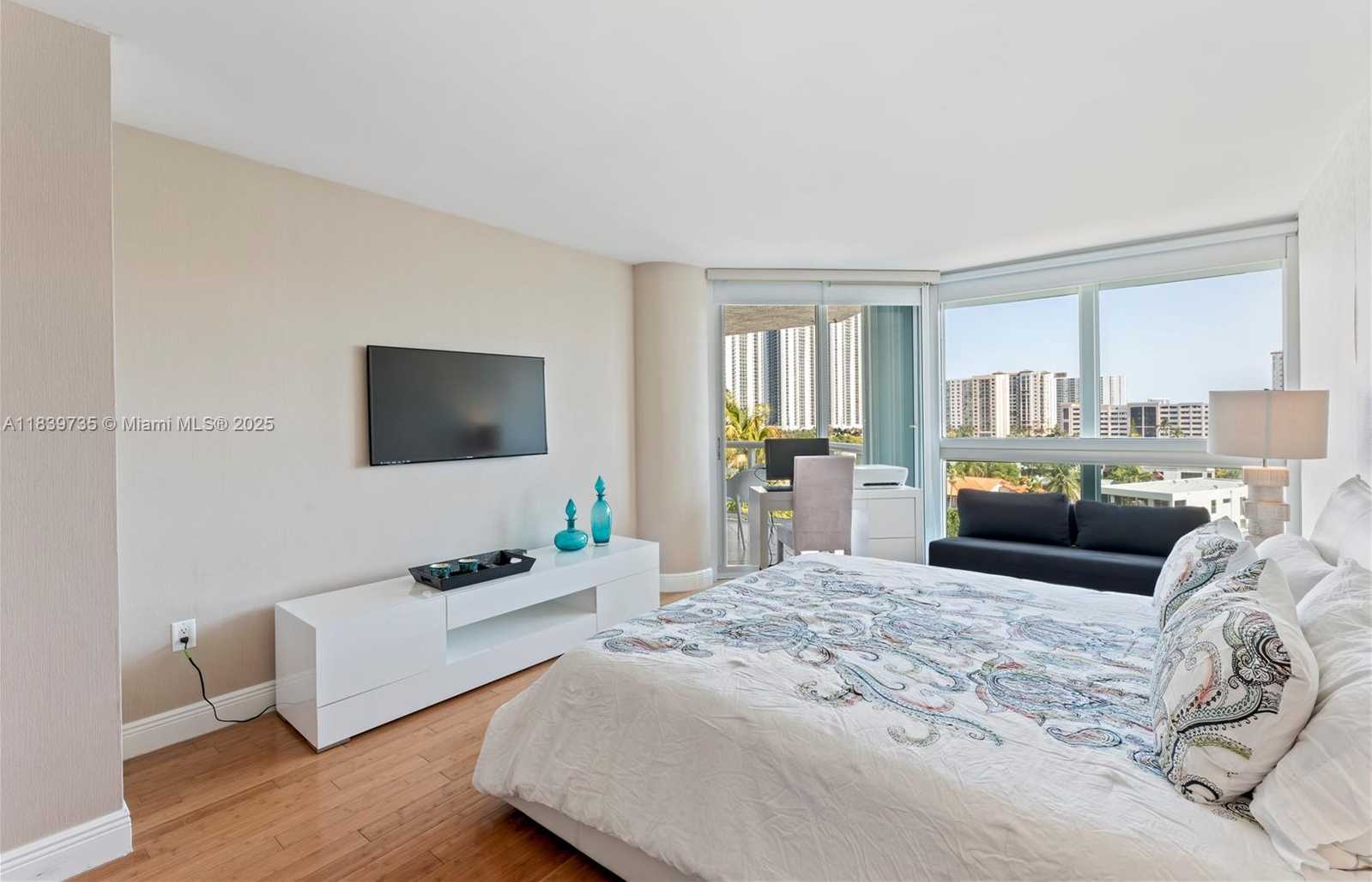 Small Image of 16500 COLLINS AVE #653, Sunny Isles Beach Number 11