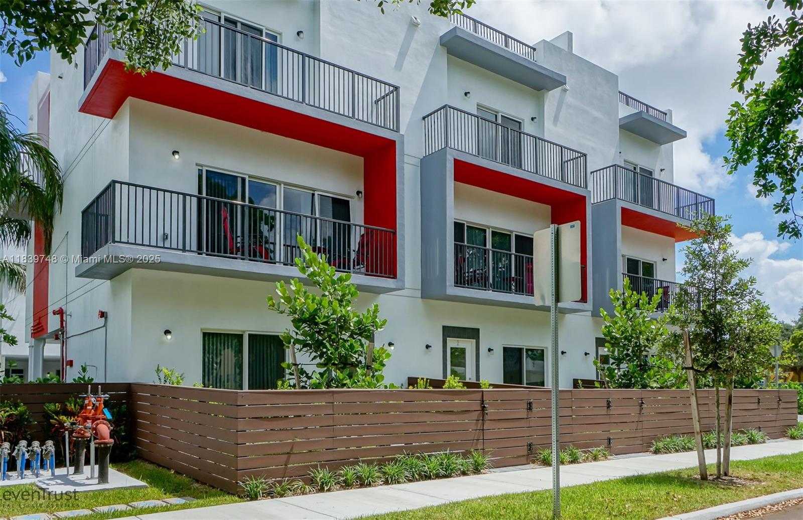 Small Image of 1813 MADISON ST #6, Hollywood Number 3