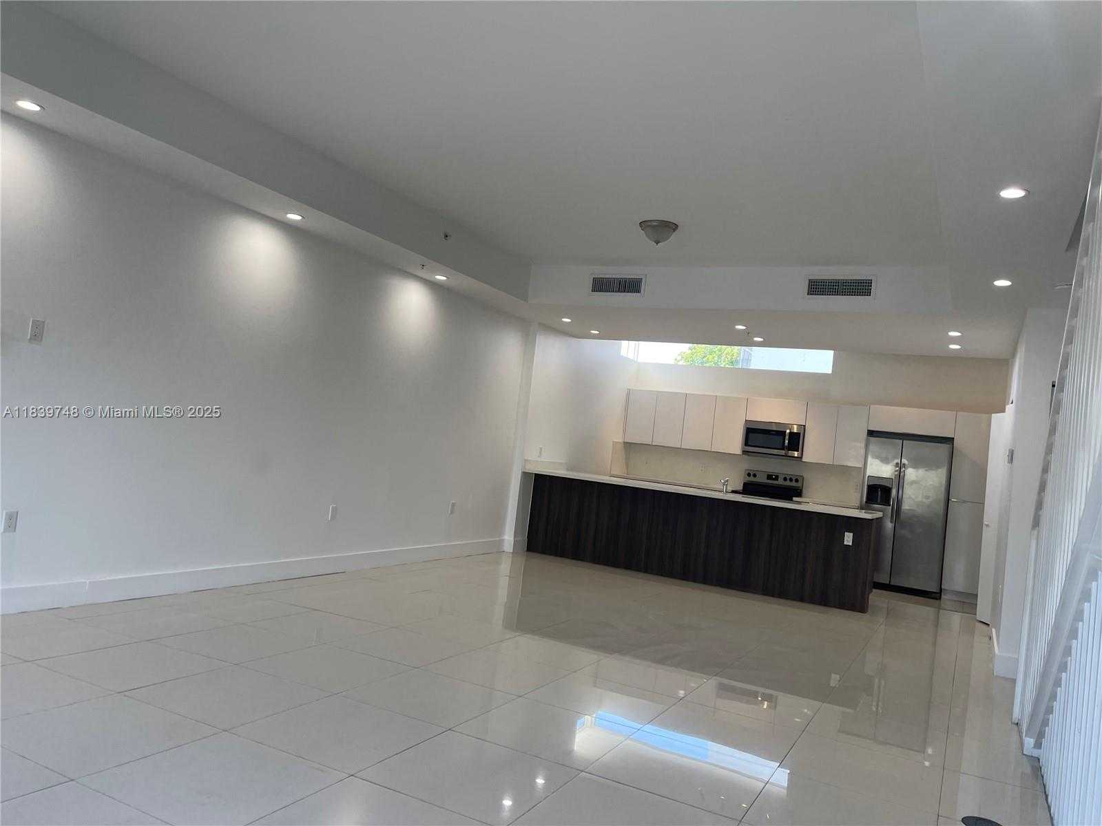 Small Image of 1813 MADISON ST #6, Hollywood Number 4