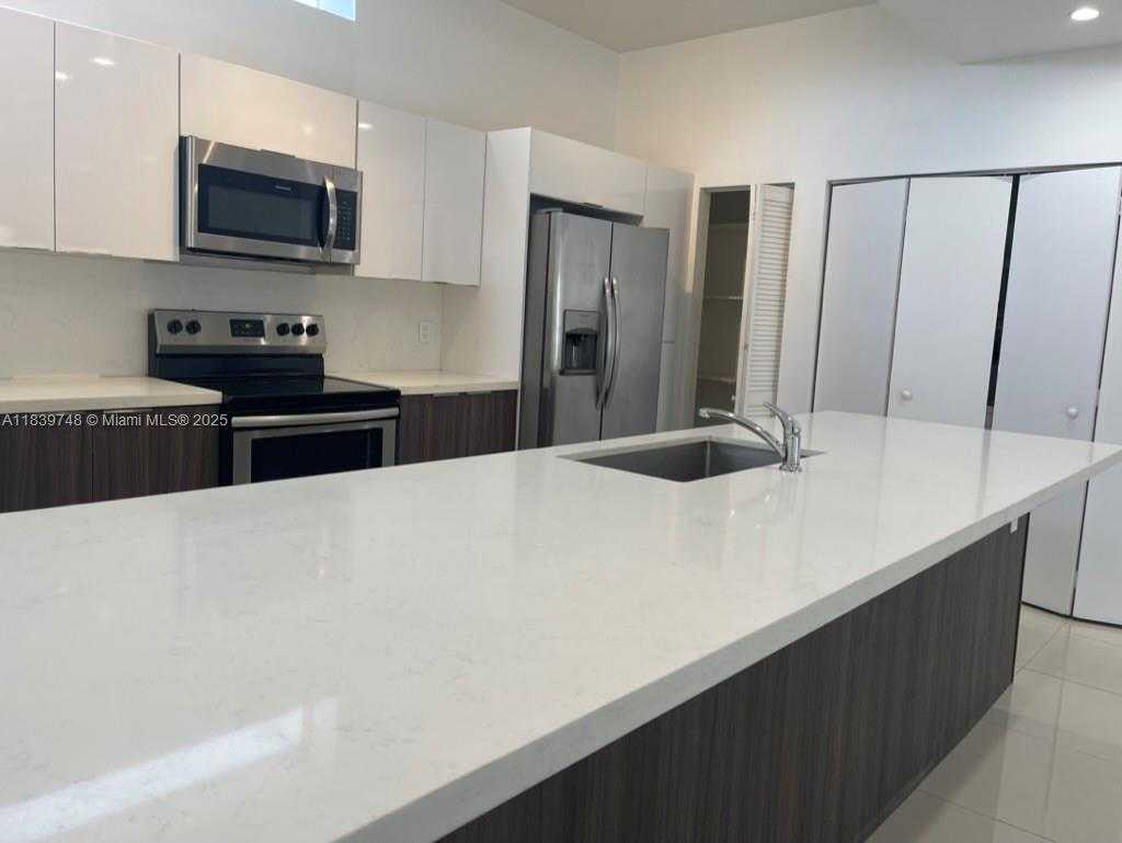 Small Image of 1813 MADISON ST #6, Hollywood Number 5