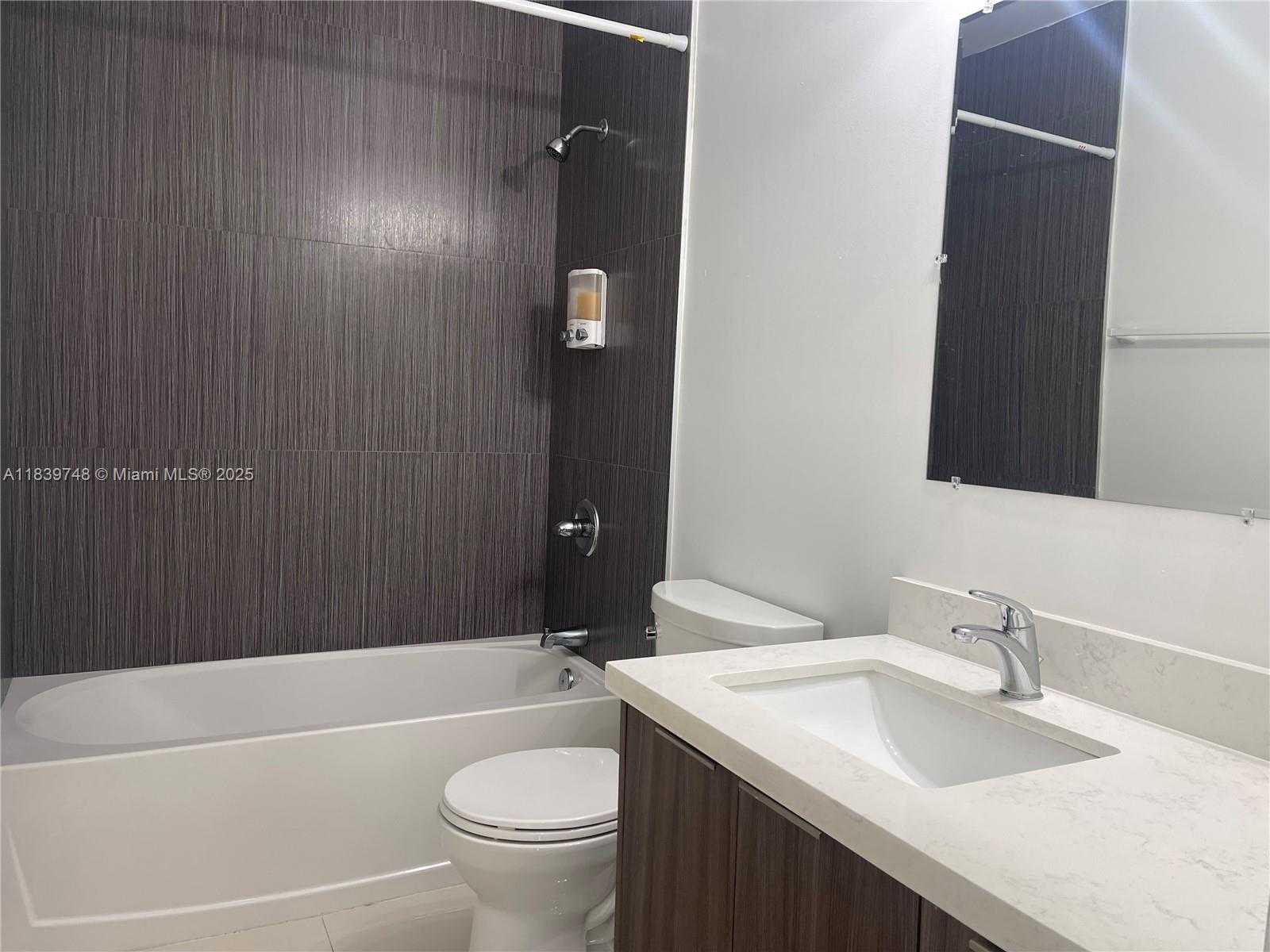 Small Image of 1813 MADISON ST #6, Hollywood Number 6