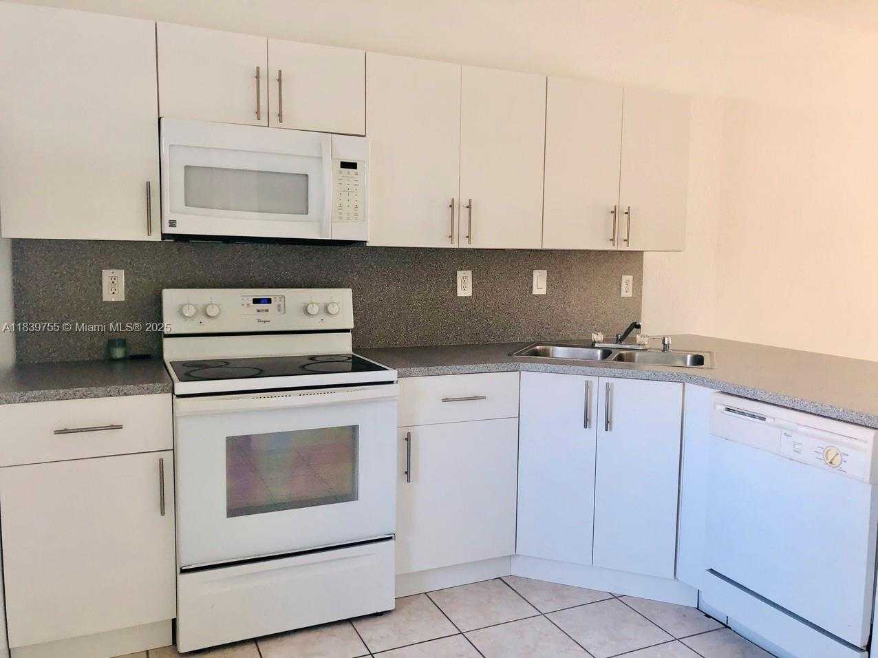 Small Image of 5670 NORTH WEST 116TH AVE #205, Doral Number 12