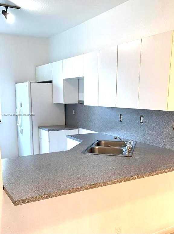 Small Image of 5670 NORTH WEST 116TH AVE #205, Doral Number 23