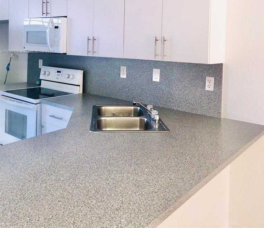 Small Image of 5670 NORTH WEST 116TH AVE #205, Doral Number 25