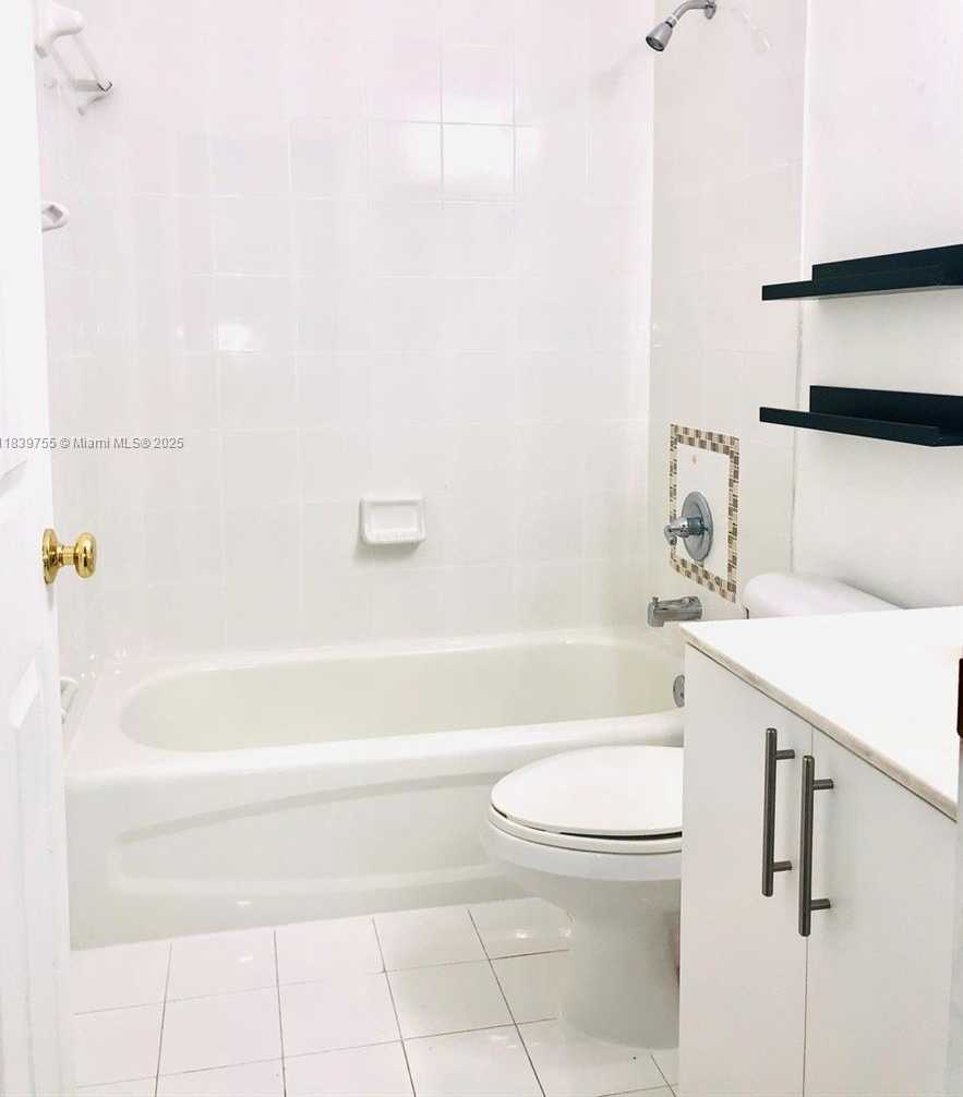 Small Image of 5670 NORTH WEST 116TH AVE #205, Doral Number 39
