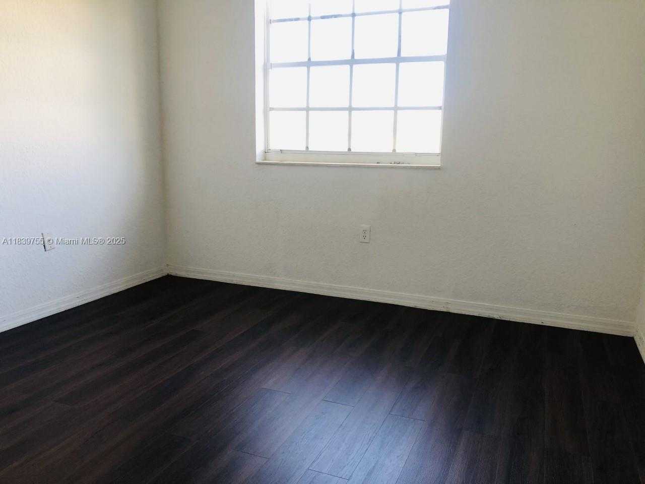 Small Image of 5670 NORTH WEST 116TH AVE #205, Doral Number 4