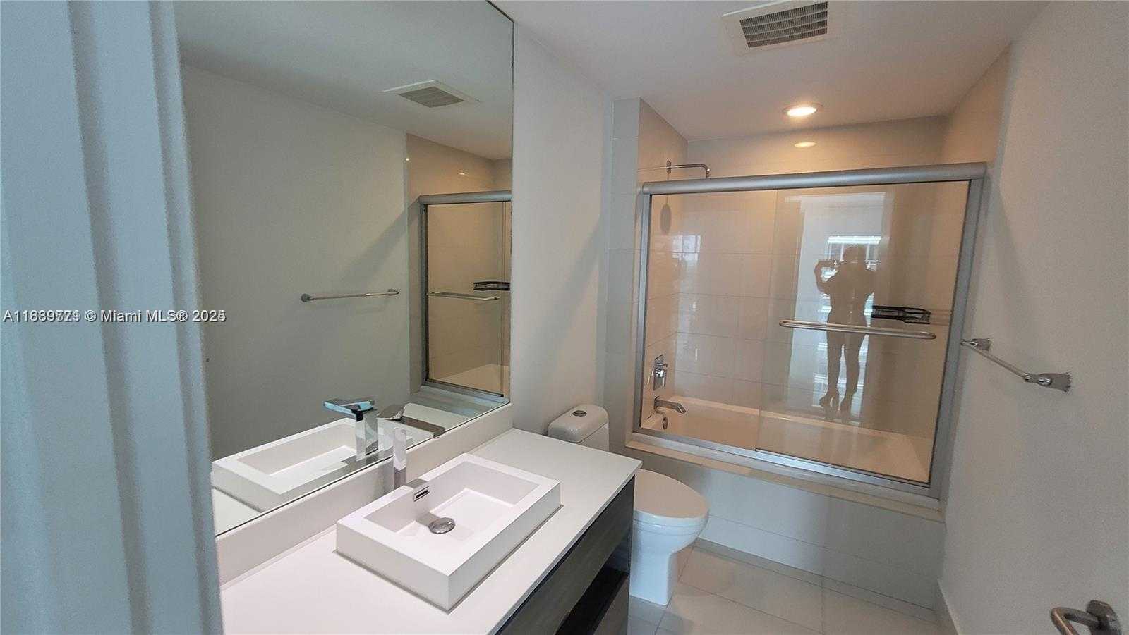 Small Image of 1100 SOUTH MIAMI AVE #3105, Miami Number 9