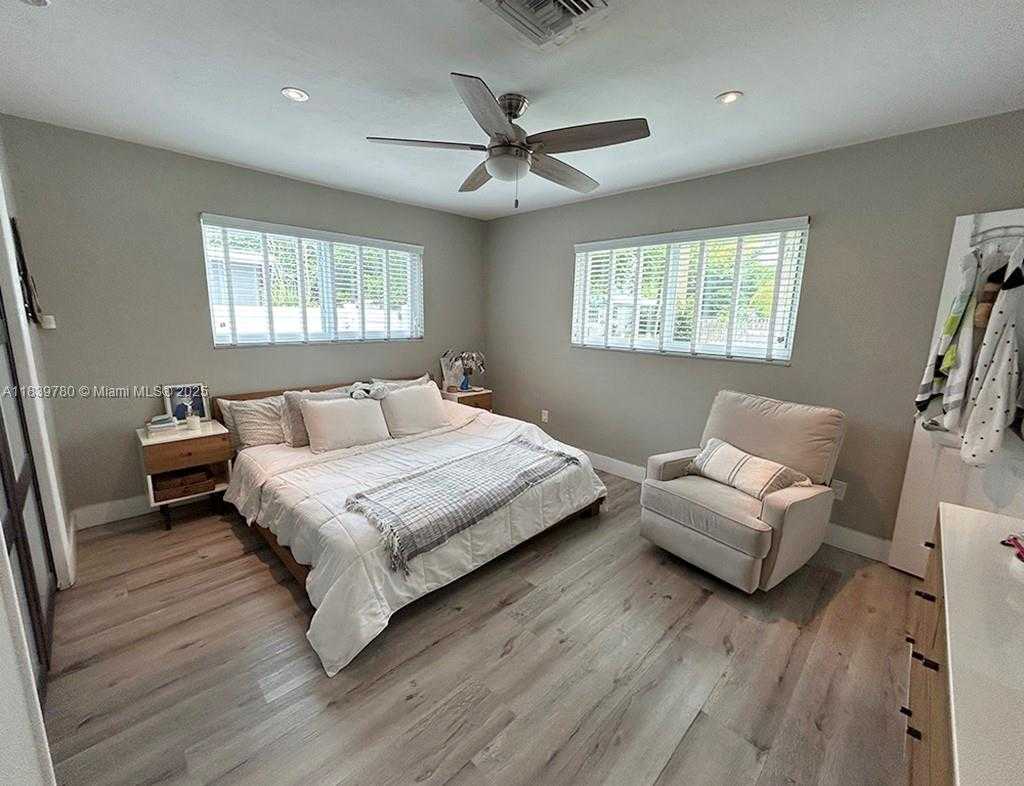 Small Image of 15 NORTH EAST 134TH ST, North Miami Number 11