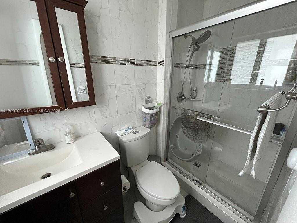Small Image of 15 NORTH EAST 134TH ST, North Miami Number 12