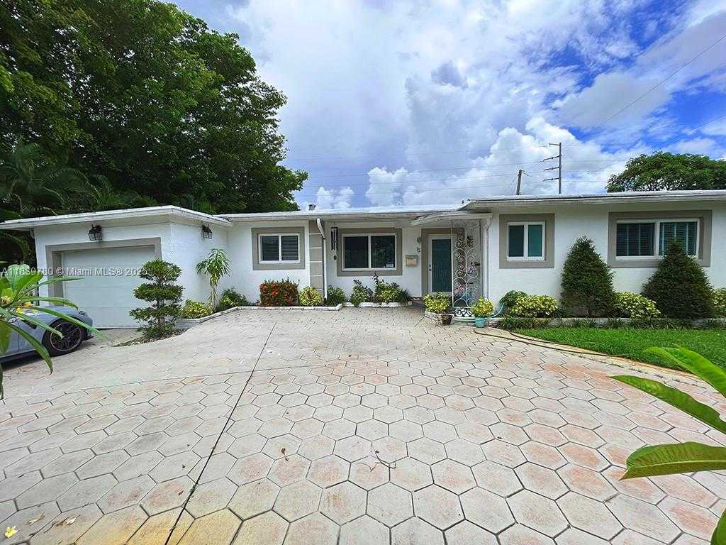 Small Image of 15 NORTH EAST 134TH ST, North Miami Number 17